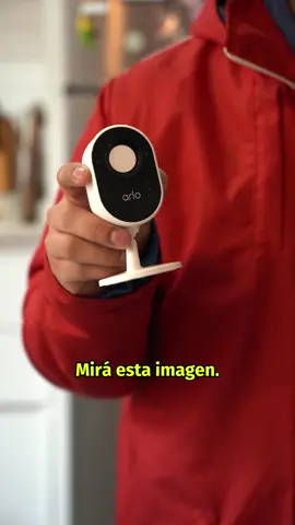 ¿Conocés Arlo? 📹 Es el dispositivo perfecto para mantener a tus mascotas vigiladas cuando no estás en casa. 🐾 Con Arlo, no solo protegés tu hogar, también cuidás de ellos. 🐶🐱 #VerisureAlarmas #Arlo #CamarasArlo #mascotasprotegidas