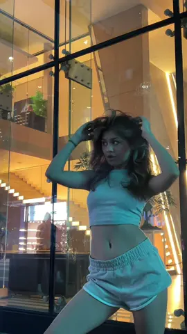 это было сложно, потом станцую лучше, даю слово :/ 