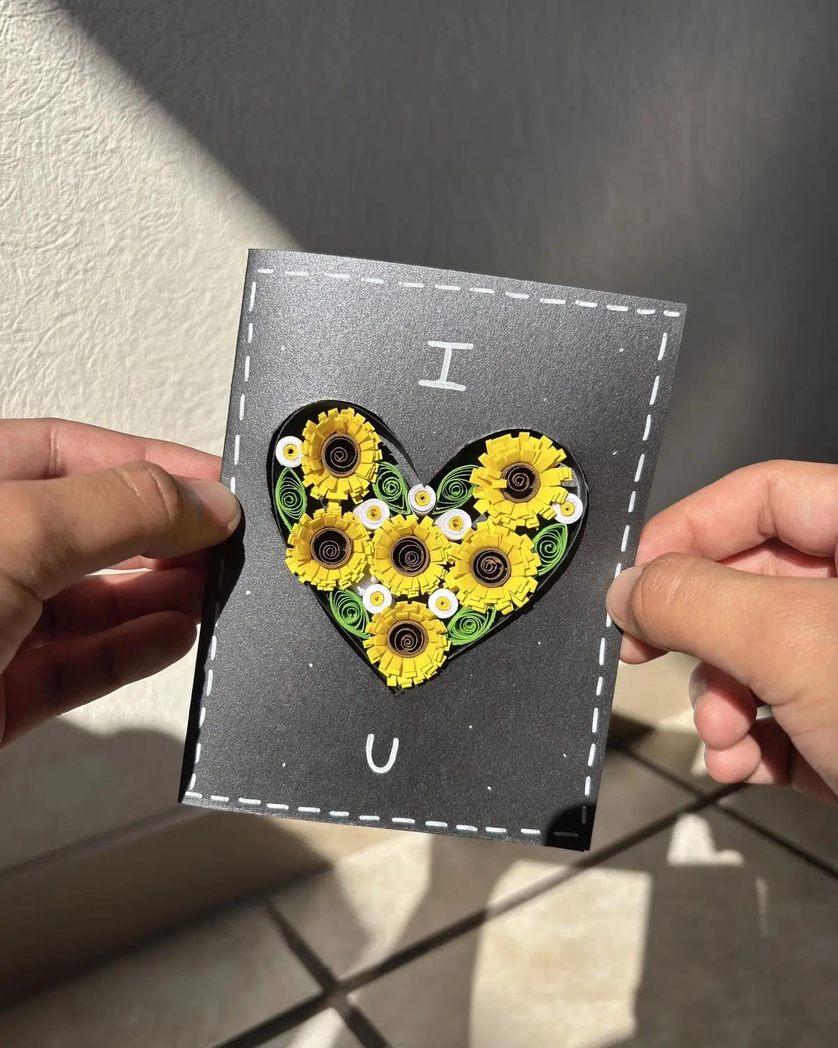 Gracias por todo el apoyo que le dieron a mis videos de flores amarillas, los tqm 🥹🫶🌻 #origami #DIY #easydiy #crafts #tutorial #floresamarillas🌻 #miniramobuchon 