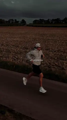 Nothing beats the calm you find in the chaos. The best feeling under stress is knowing you've got this. #Running #run #runlife #runmotivation #runshots #runforlife #trailrun #runeveryday #morningrun #runkeeper #runaway #runaddict #runners #runningmotivation #motivation #RelentlessPursuit #StrengthInTheDark #DarkAesthetics