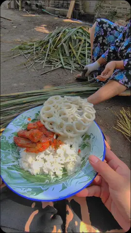 sarapan seng kawanen😅#viraltiktok #fypviral #fyp #capcut #blitar24jam #jowostory #jowopride #flksyaguys🥰biarrame #fypシ゚viral #beranda #pppppppppppppppp #fypシ #viral #editcapcut #blitarcidroparahcah #blitarhitz 