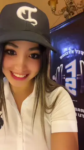 Aqui su presentadora♥️🙄😂#Fitness #bolivia🇧🇴 #sucre #suplementosdeportivos #americanos🇺🇸 #motivation #proteinas #creatina #dragonpharma #destacame #yo 