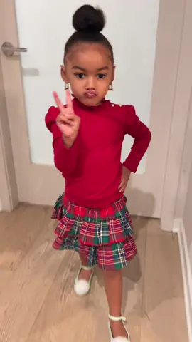 Halo reveal ♥️ she Loooooved her new clothes.