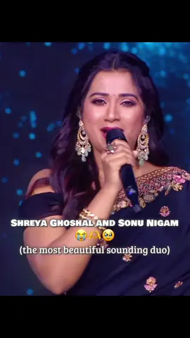 srk and kajol of the music industry 🫶 #shreyaghoshal #sonunigam #fyp #mainagarkahoon #omshantiom #trending #viralvideo 