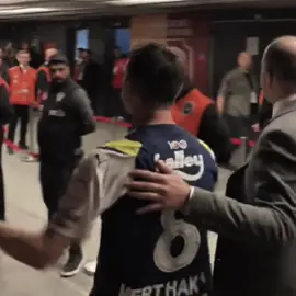 Tek başıma oynıcam dedim onlarla tek başıma #merthakanyandaş 