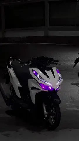 #vario #quanghuy🔱 trắng đen ai còn đi #vario125 #xuhuong #vario150 #xuhuongtiktok 