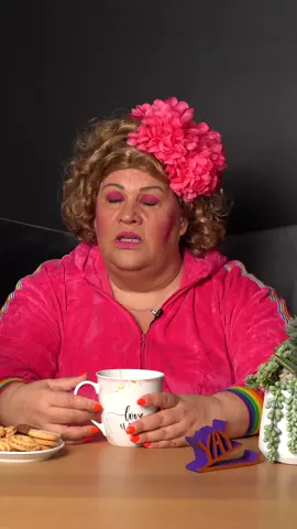 Es wieder soweit. Oktoberfest. Wer ist dabei? 🌈🫶😂🌈😩💕🌈💕🫶.        #sichselbstnichtzuernstnehmen #spassbeiderarbeit #ilkabessin #gutelaune 