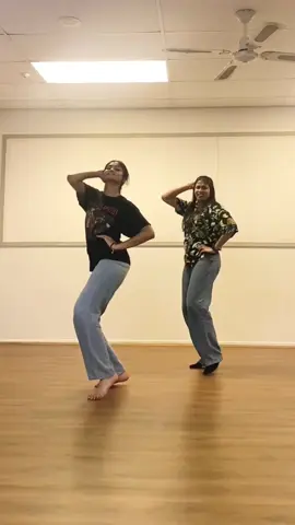 Forever nsync with @kaveya  #dance #kuthu #kuthudance #tamil #matta #goat #thalapathy #vijay #twinflame #india #southindian #nz 