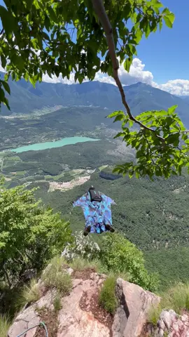 Wingsuit BASE Jump in Italy