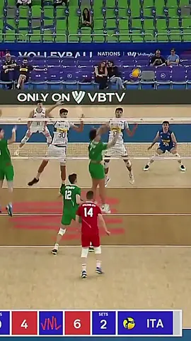 Clever move by Simeon Nikolov 😮‍💨🥵 #epicvolleyball #volleyballworld #volleyball 