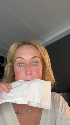 #lipstain #lipstainmarker #tiktokshop #makeup #lips #red #longlasting #kissproof 