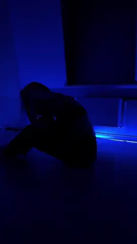 Inst:d.tomsha #стрип #танцы #танцытирасполь #dtomsha #скриптонит #темно #темно #балка #танцы 