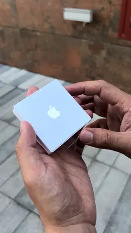 El producto de #Apple que muy pocos pueden tener 📱🍎 . . . . . . . . . #iPhone #iPhone16 #iPhone16Plus #iPhone16ProMax #ChampionPlus #Seed #ApplePartner #AppleStore #Pin 