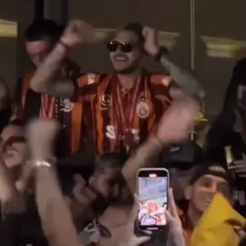 Çok seviyoruz bu ananasbahce ve taraftarlarını kudurtmayı😆🔥 • • Keşfetten Geldiysen Çok Şanslısın Çünkü Mükemmel Bir Edit Sayfasına Denk Geldin  Bir Takibini Alırım😉 • • #mauroicardi #feneraglama #galatasaray #foryou #virall #wesleyarda #fypシ #keşfet #öneal 