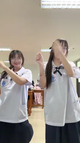 อยากเห็นคนไทยเต้น #บ้านสมเด็จ #ฝั่งธนไม่หมูอาบูดาบี #ไม่ต้องเช็คไม่ใช่เด็กใคร #สุดหล่อมาแล้ว 