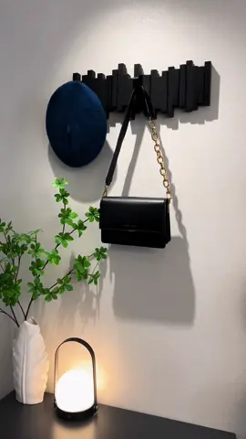 Vừa decor vừa treo đồ có tiện lợi quá không nhỉ??? #decor #dammedecor #trangtrinhacua #tiktok #tiktokshop #medecor #Home #homedecor #phongngudep #nhadep #noithat #xuhuong #trangtriphongngu #xuhuongtiktok #phongdep #yeubepnghiennha #decoration #decorxinh #homedesign #goodvibes #nghienxemdecor #foryou #fyp  