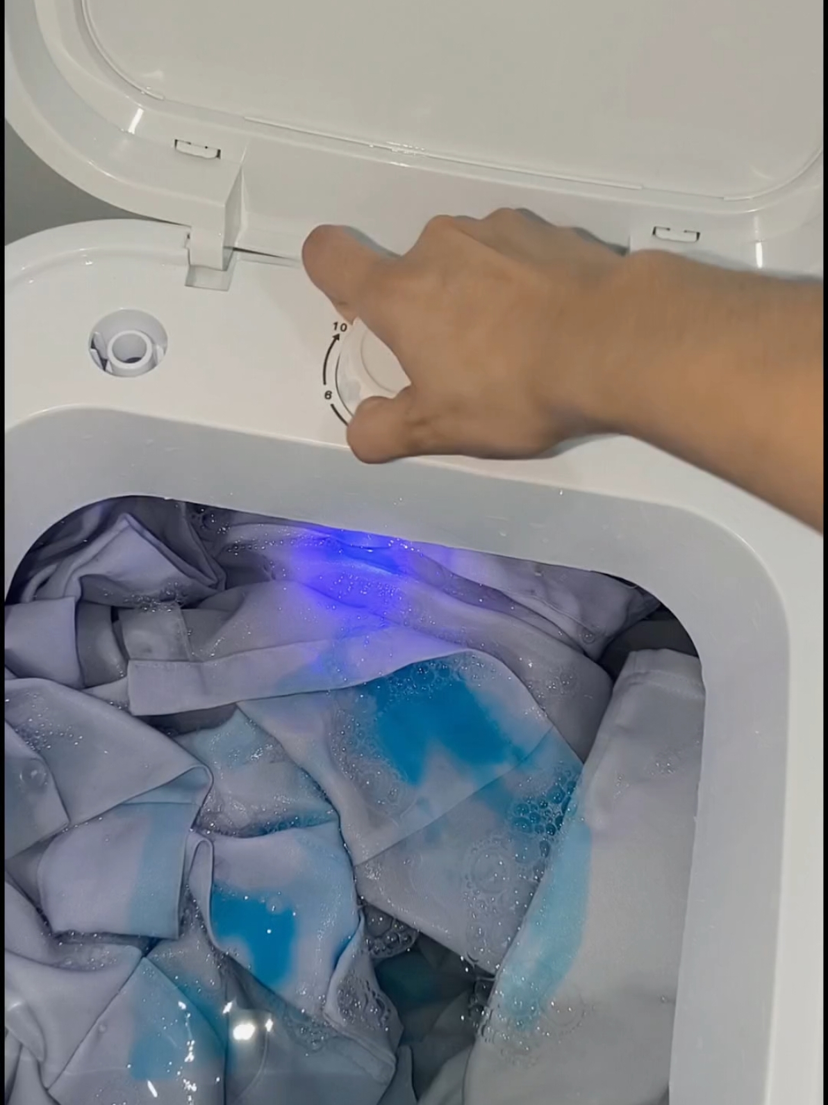 super worth it talaga itong HODEKT WASHING MACHINE.  7.0 KG at large capacity, with blue light antibacterial makes clothes cleaner. At free dryer na rin Sulit👌 Order now! click the yellow basket 👇  #hodekt #washingmachine #sulit #mura #washing #Home  #appliances  #tiktokfinds #fyp 