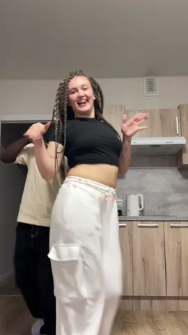 Falling, dreaming 🗯️talking😶‍🌫️ #davhysandsonya #trend #trendingvideo #dance #challenge #couplegoals #Relationship #