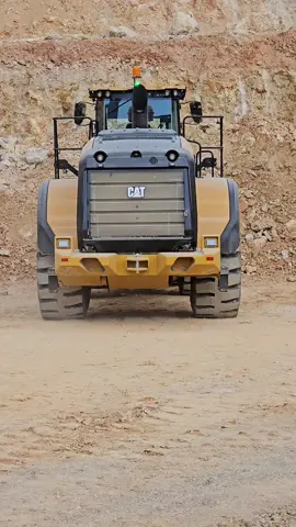 Caterpillar 980 Nex Gen Loading truck . . . . . . . . . #caterpillarespaña #caterpillar #catconstructionemea #caterpillarinc #heavyduty #caterpillarequipment #weelloader #dirtwork #quarry 