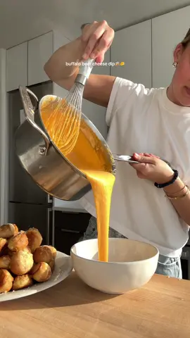 Replying to @wishbonekitchen this is the best cheese dip ive ever had🌶️🍻🧀✨  #sundaysnacks #gamedayfood