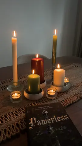 Perfect sunday 🤍 Going to try and finish this book!! #sunday #homedecor #reading #book #books #powerless #powerlesslaurenroberts #laurenroberts #BookTok #booktoker #read #bookworm #fyp #viraltiktok 