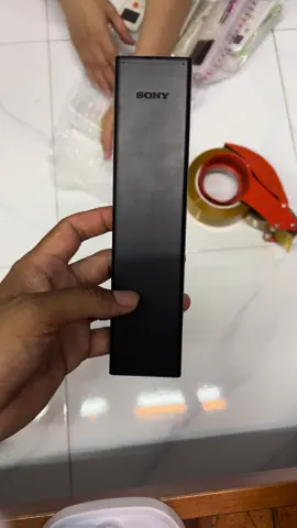 Cách tháo lắp lưng điều khiển tivi sony