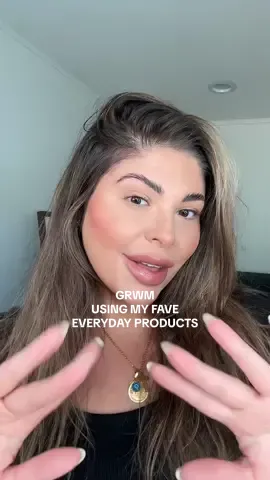 My fave everyday products! All products are linked in my LTK- in bio🫶🏼 @Diorbeauty star filter @Tower 28 Beauty concealer and cream contour👏🏽 @makeupbymario double ended brush (my forever go to) @Laura Mercier translucent powder @Armani beauty luminous silk bronzer (currently obsessed) @YSL Beauty make me blush (37) my everyday blush color and of course lash clash mascara in brown🤎 @Morphe Cosmetics lip pencil in “spiffy” the besr $6 youll ever spend!!! @Fenty Beauty gloss bomb stick in “fenty glow” the most stunning shade for everyday 💋 #grwm #makeuptutorial #everydaymakeuproutine #MakeupRoutine #beauty #makeup #fyp 
