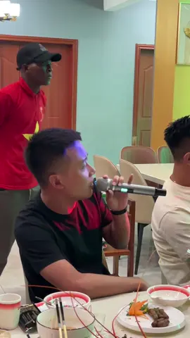 Quang Linh hát hay như 