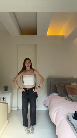 quick fit🤍 #fyp #outfit #outfitideas #OOTD #foryou #stradivarius #zadig #goldengoose 