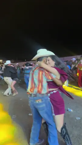 favs de fondo cantando mi canción favorito 🥹🤍✨ @La Fé Norteña de Toño Aranda #fyp #parati #trending #bailes #baile #bailesderancho🌵❤️ #rancho #slp #sanluispotosi #mexico #angeldelcielo #lafenorteñadetoñoaranda #jasssbg #vaquero #vaqueraoutfits #vaquerastyle #norteñas #huapangos 