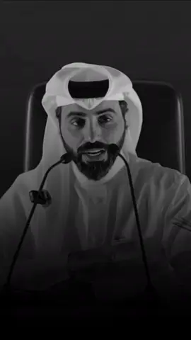 لا تقارني بغيري لو سمحت .. وش تبي بالقاع والقمة انا #ناصر_الوبير @ناصر الوبير #لا_تقارني_بغيري 