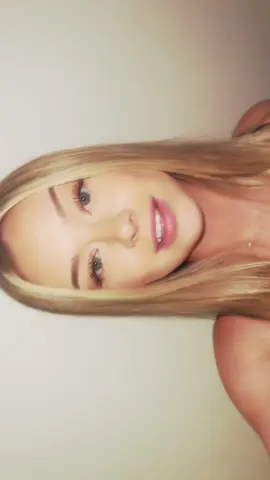 All you look so angelic under this sound😌