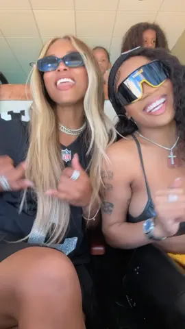 Feeling Glorious while we Running It Up! Big Glo and Big CiCi @Gloria Boyd 🥰😂🫶🏽✌🏽