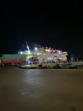 #viral #fypシ #Mendarat dengan selamat#lomboktiktok #pesonatrukindonesia🚛🇮🇩 #drivermuda #Terpantau #keok😀😀😀 