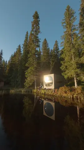 Waking up to these surroundings was absolutely fantastic!🤩  If you would like me to film your Airbnb/cabin/house, feel free to contact me via email📩 #drone #fpvdrone #nature #airbnb #hut 
