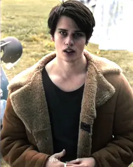 #sorensencarlisle || the way he looks at her, i'm blushing😊 (cause guys that's me actually i swear-) ac: @Your fav audio acc <3 (miles)  #sorensencarlisleedit #thechangeover #thechangeoveredit #nicholasgalitzine #nicholasgalitzineedit #nickgalitzine #nickgalitzinedit #eranajames #laurachant #aesthetics #alightmotion #darkboy #blowthisup #perte #fyp #foryoupage #foryou #viral 