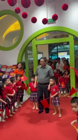Thủ Tướng PHẠM MINH CHÍNH tới thăm các cháu tại trường mầm non   #xuhuong  #phamminhchinh  #bacninh 