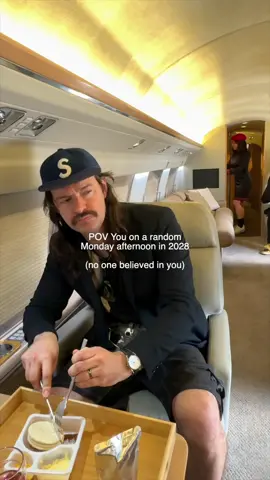 #pov you made it. Comment “HUSTLE” for access to my free moneymaking course where you too can learn money secrets @jayo @johnnylovescrocs @Stefan Dismond @Emmi Xi @Chucho @Creators Inc. @User42069420 @Midajah @Cathy Zhao @RoseyRoyyal @Britney Loh @MissGail 