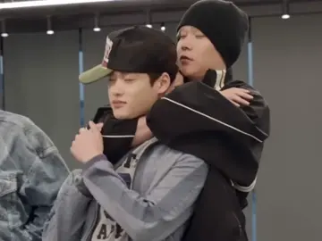 いつも喧嘩してるけどなんだかんだで仲がいい2人　　　　　　　　　　　　　　　　　　　　　　　#riize #라이즈 #eunseok #은석 #ウンソク #sohee #소희 #ソヒ #또돌즈 