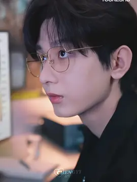 หนุ่มฮอตเนิร์ดสุดหล่อ😎 VS หนุ่มคิ้วท์บอยสุดแสนนุ่มฟู😚 เปลี่ยนโพได้ภายในไม่กี่วินาที #เฉิงอี้ #chengyi 