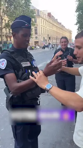 He #Pickpocket a #Cop!_ 🤯👮_♂️ (@sossamofficiel on Instagram) #shorts