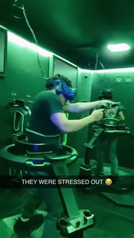 VR had them panicked 😂 (via @Angela) #vr #gaming #fail 
