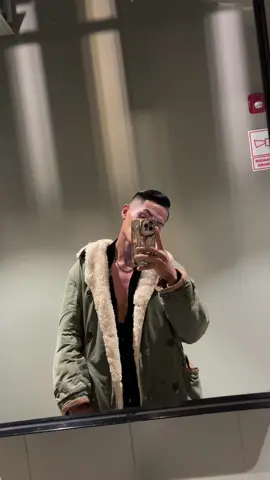 En cuatro me dice que yo soy su Daddy 🦂🔥💸 #noquiereamorlennytavarez #parati #cancion #fyp 