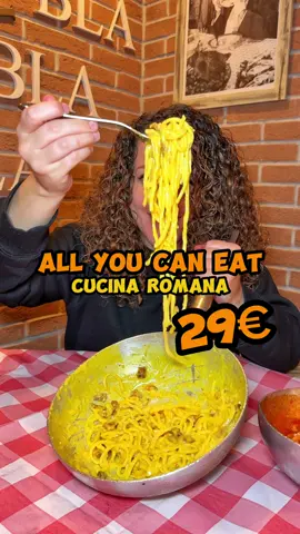 Sai che a Roma c’è un ristorante che propone un menù illimitato di cucina romana a 29€? 🍝😍 Preparati perché un ALL YOU CAN EAT di CUCINA ROMANA più buono di questo non lo troverai! Si comincia con il loro iconico STENDINO, ora nella versione 2.0, con salumi, formaggi, fritti e antipasti vari tra cui bombette di bollito, polpette al sugo della nonna, bombette di patate e porchetta, pulled pork, trippa e parmigiana di melanzane.  Potrete riordinare tutti questi antipasti quante volte volete, ma vi consiglio di lasciarvi spazio per le padelle di pasta super cremosa e saporita!  Si può scegliere tra i primi romani e quelli del giorno e potrete riordinare anche questi finché non sarete sazi. Noi abbiamo assaggiato i tonnarelli alla carbonara, gli stringozzi all’amatriciana e gli gnocchetti micidiali con le spuntature di manzo danese sashi. E si conclude con una spada di carne: noi abbiamo preso la luganega e le salsiccette di manzo con cheddar e salsa bbq. Per sgrassare c’è anche il sorbetto al limone compreso nel menù. #ristorante #roma #cibo #cucinaromana #pasta #allyoucaneat #menufisso 