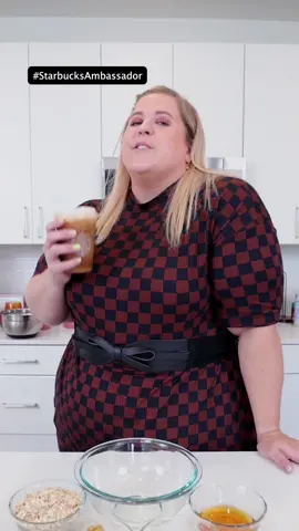 Today’s recipe is inspired by one of my favorite fall coffee drinks from @starbucks, the Iced Apple Crisp Oatmilk Shaken Espresso. If you use high protein oats, it’s a great energy packed treat that works whenever you have the craving for apple pie! #StarbucksAmbassador  2/3 cup green apple, grated, squeeze extra liquid out ⅓ cup almond butter ¼ cup maple syrup or honey 1 teaspoon vanilla extract 1 ½ cups rolled oats 1 teaspoon cinnamon 1 pinch of salt