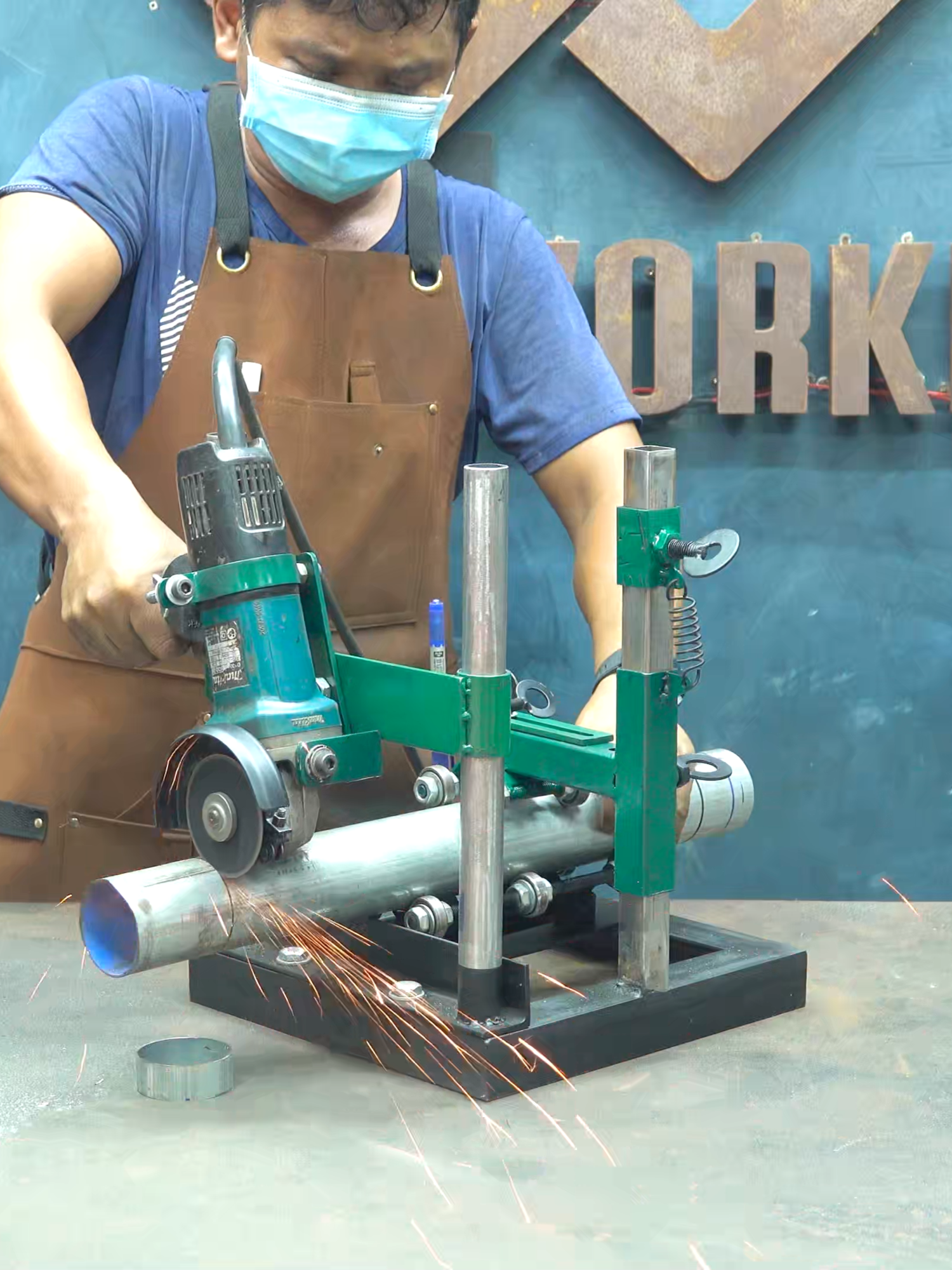 Metalworking Tooltips and Tricks Awesome Craftworker Making Angle Grinder Cutting Pipe #Metalworking #metalwork #metal #woodwork #woodworking #making #jigs #hacks #tricks #DIY