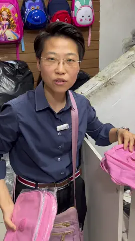 Fácil assim?! NÃO QUERO! 😡 Kit 3 Mochila Impermeável por Apenas R$90,00! 🤩 Com mochila, térmica e estojo, pra todas as ocasiões... 🥰 Quer garantir a sua? Clica no link da Bio! ✅ #multineos #kit #mochila #impermeavel #bolsatermica #conjunto #promoção #humor #oferta #fypシ