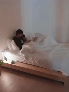 ถ้านึกภาพหะริดตอนไม่สบายเป็นไงไม่ออก ดูอันนี้แล้วจะเข้าใจทุกอย่าง 🥹 และก็ยังคงเป็นน้องน้ำปิงเหมือนเดิมที่คอยดูแล คอยถามพี่ว่ากินยาหรือยังครับ พักผ่อนได้แล้วครับ น่ารักเกินแกความสัมพันธ์นี้💕 #KengNamping #เก่งนำ้ปิง  #KengHarit #nampingster 