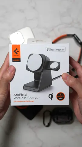 Spigen has a 3-in-1 charger with a dedicated spot to hold your MagSafe accessory! This will be useful for those who also use a MagSafe wallet! @Spigen 