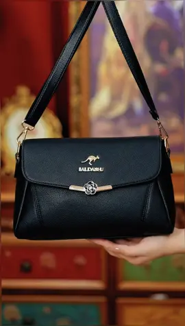 #sharebagsforyou #tiktokmademebuyit #handbagforwomen #slingbagwomen2024 #handbagsforsale #fypシ #tiktokshop 